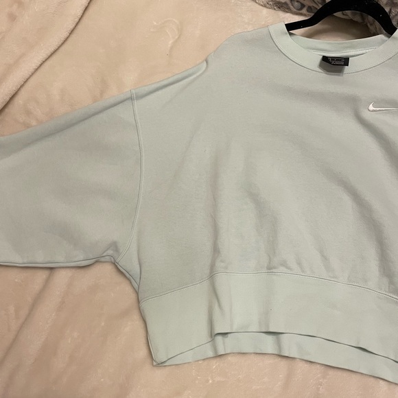 Nike Oversized Cropped Crewneck - Light Mint Color - Picture 2 of 4